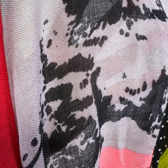 Sandra Angelozzi | 100% Wool Patchwork Scarf | Cat & Heart Print | Y2K Pop Art - Picture 6 of 8